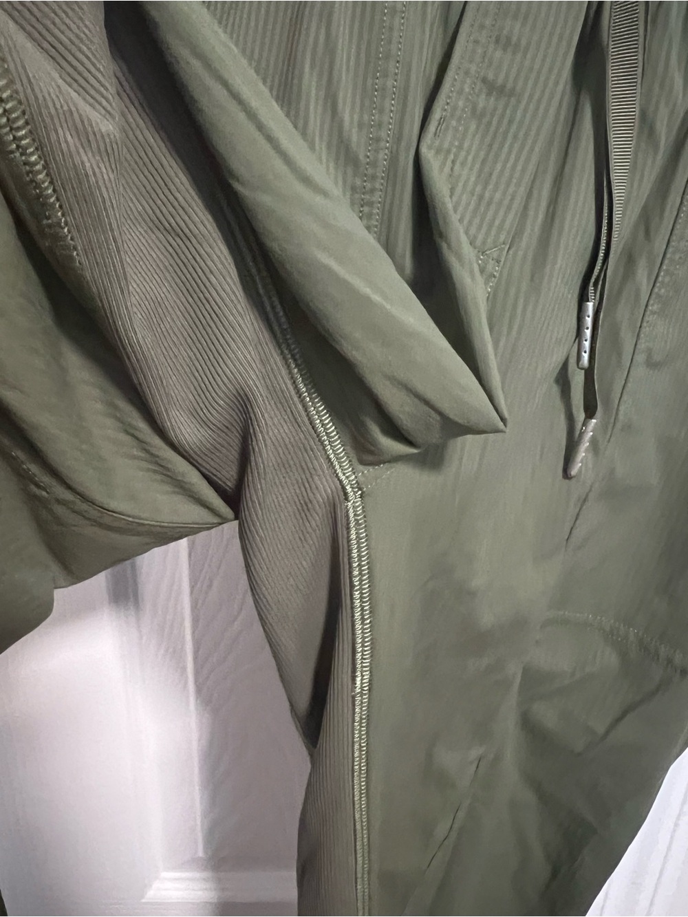 lululemon dance studio athletica Olive Cropped Drawstring pants,SZ M,NEW - Picture 9 of 11